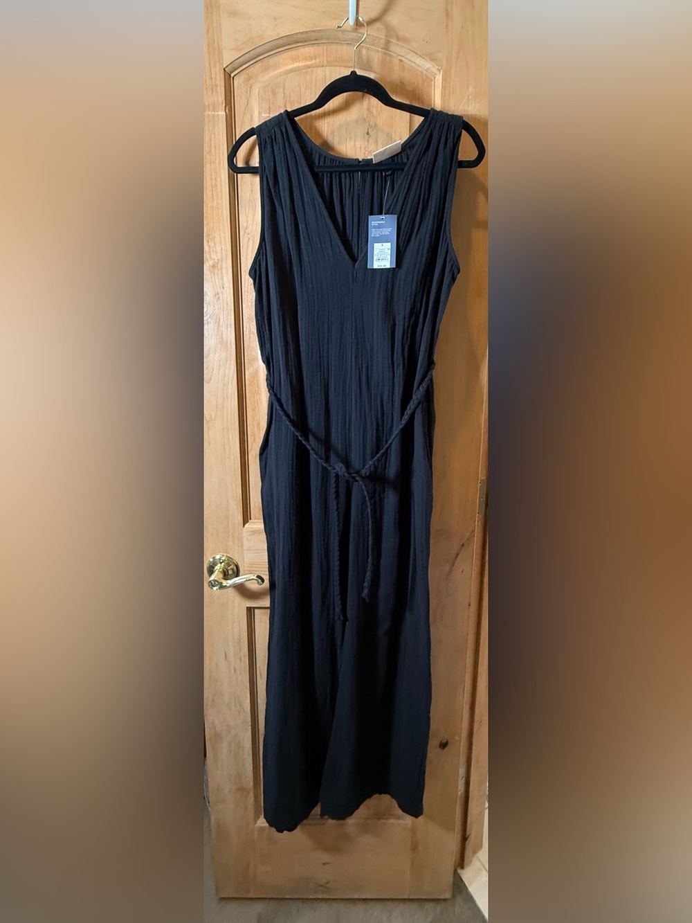 Black Sleeveless V-Neck Knit Dress with Rope Belt